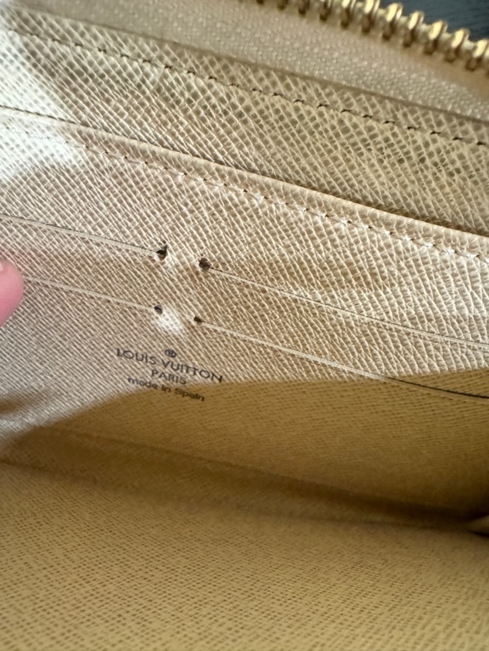 Louis Vuitton Zip Around Wallet - Picture 12 of 16
